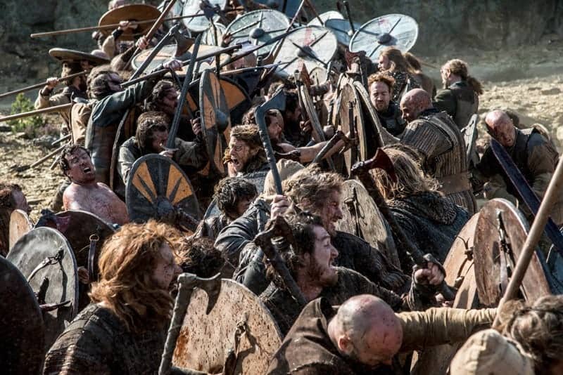 Representación de una batalla tomada de la adaptación televisiva “Vikingos”